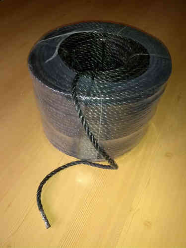 PP bundle rope, 8mm 3-shaft twisted, approx. 0.03 kg / m, approx. 220 running meters. Role, breaking